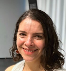 Dr. Carolina Barnett-Tapia